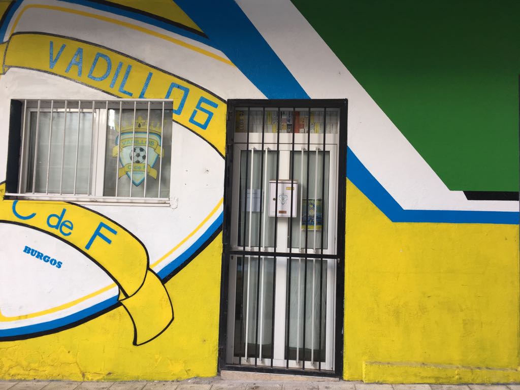 Fachada del club Vadillos C.F.